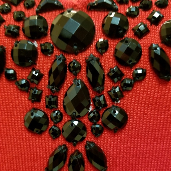 🆕️⬇️Esperanza Red Embellished Peep Hole Sweater - Picture 8 of 8